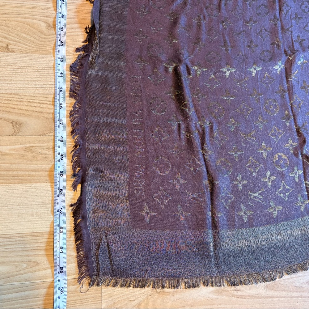 Louis Vuitton silk/wool scarf. Like new. 56x56 inches. - Picture 2 of 9